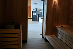 Blick von der Biosauna zum Teeautomat